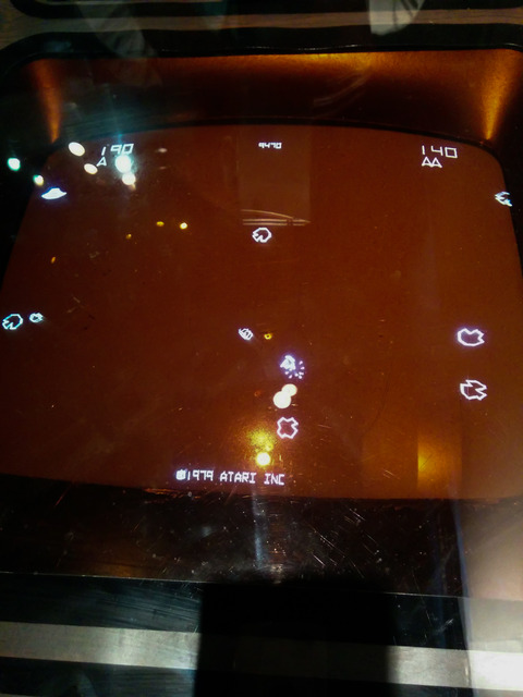ゲーム『アステロイド』の筐体画像