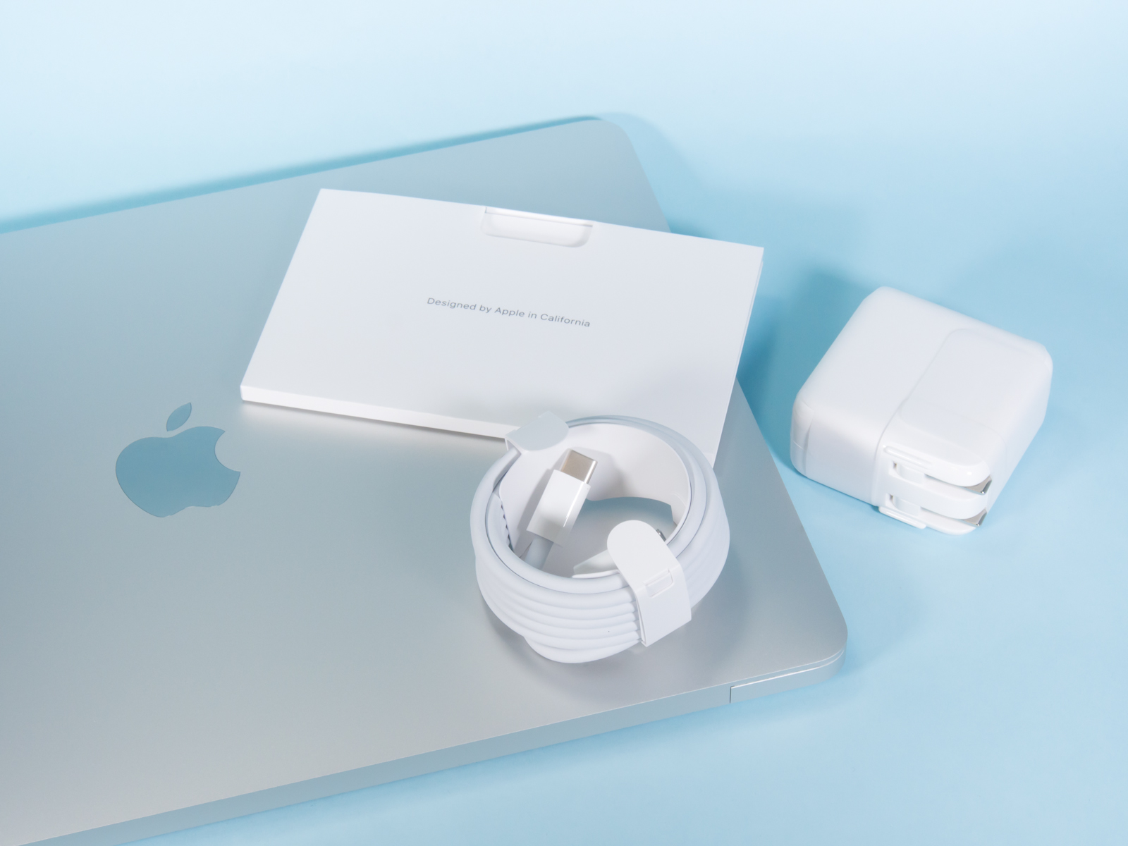 M1 MacBook Air 箱、付属品完備-